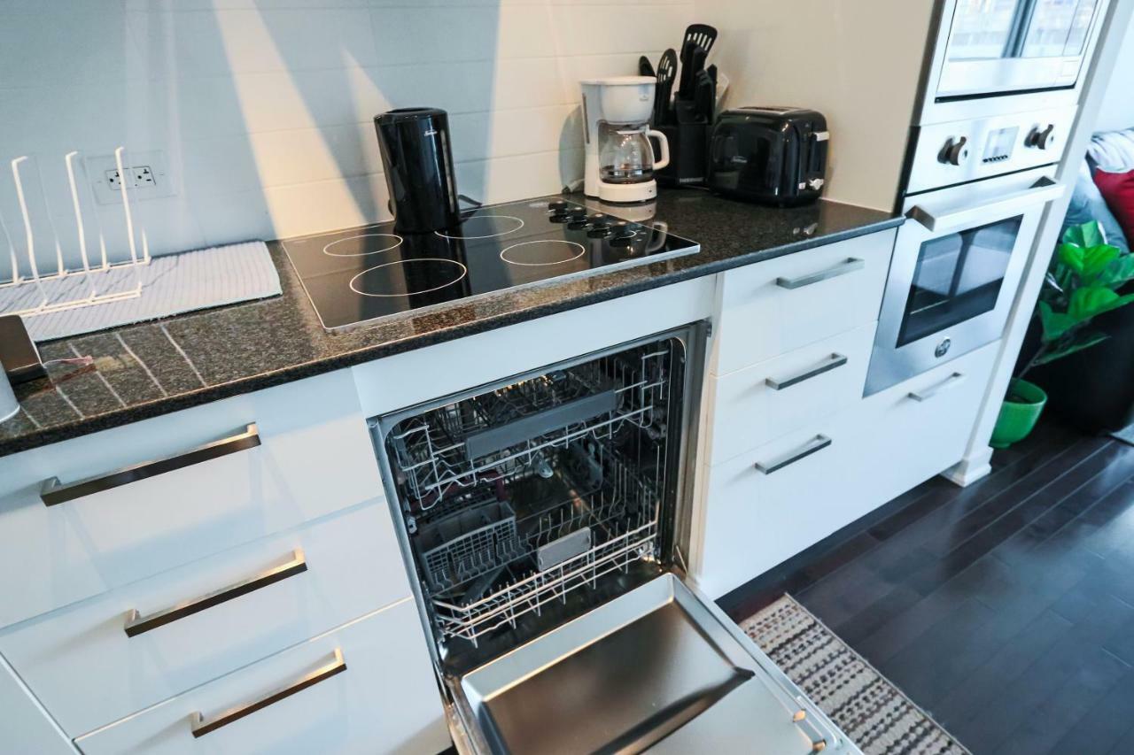 Micasa Suites - Modern Executive Condo Toronto Luaran gambar